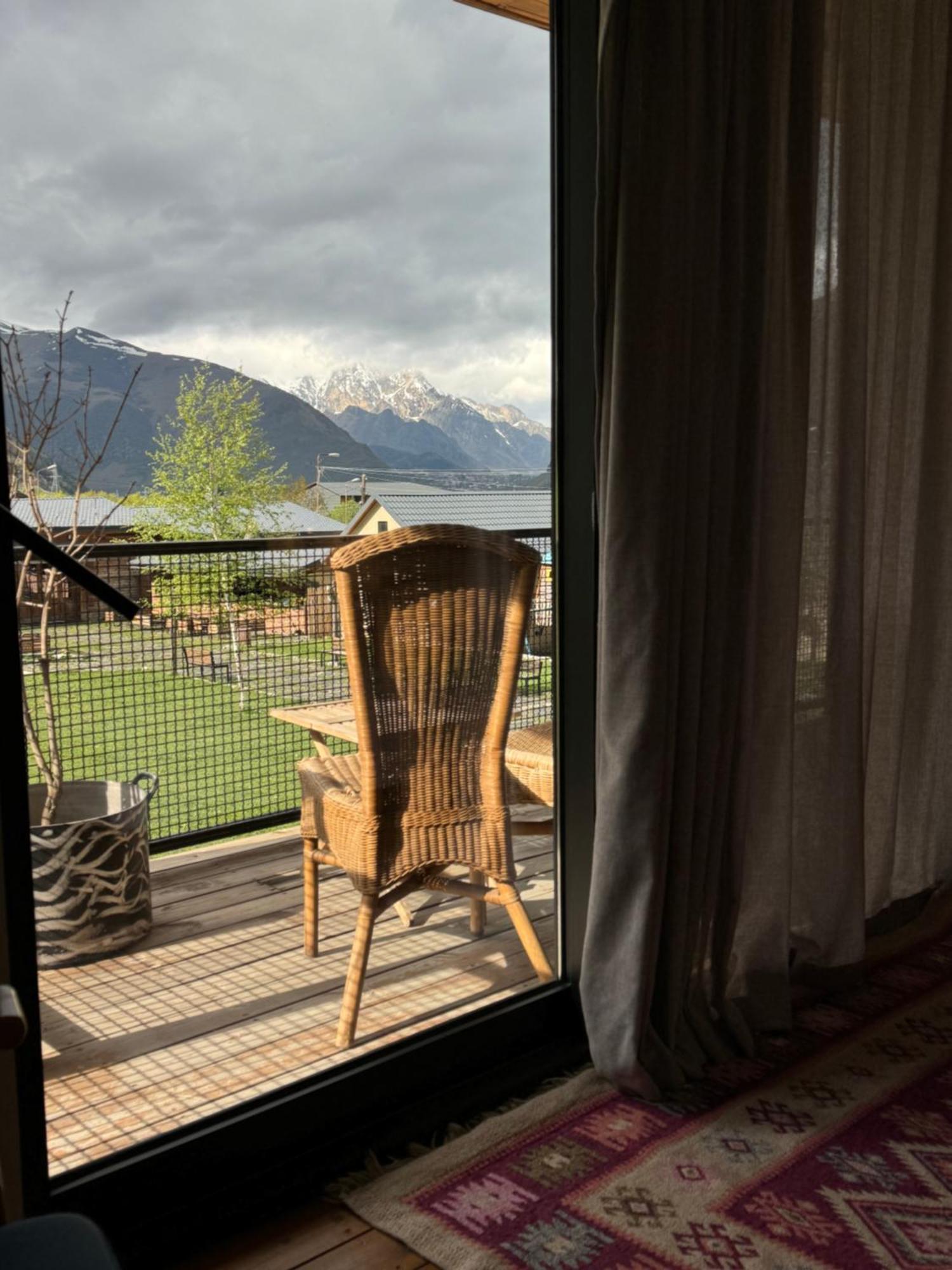 Green Sheep Boutique Hotel Stepantsminda Exterior photo