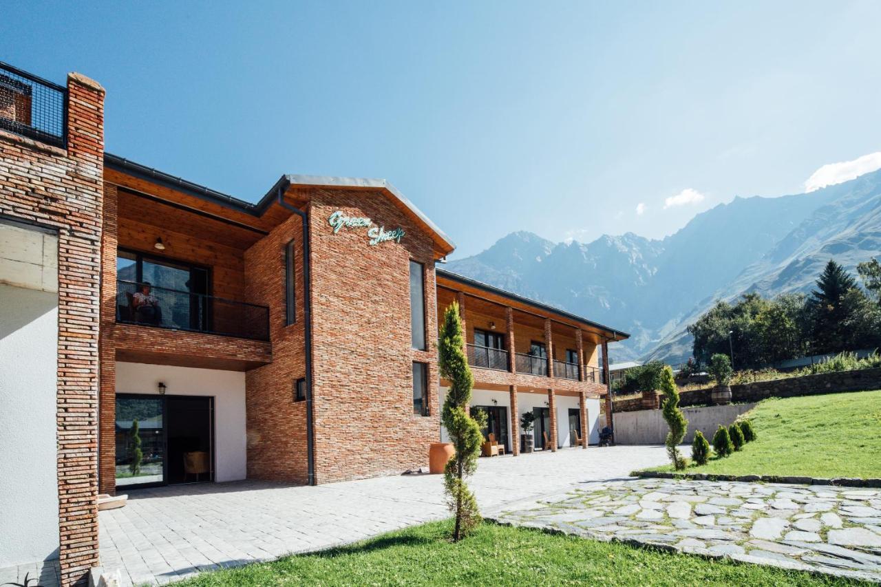 Green Sheep Boutique Hotel Stepantsminda Exterior photo